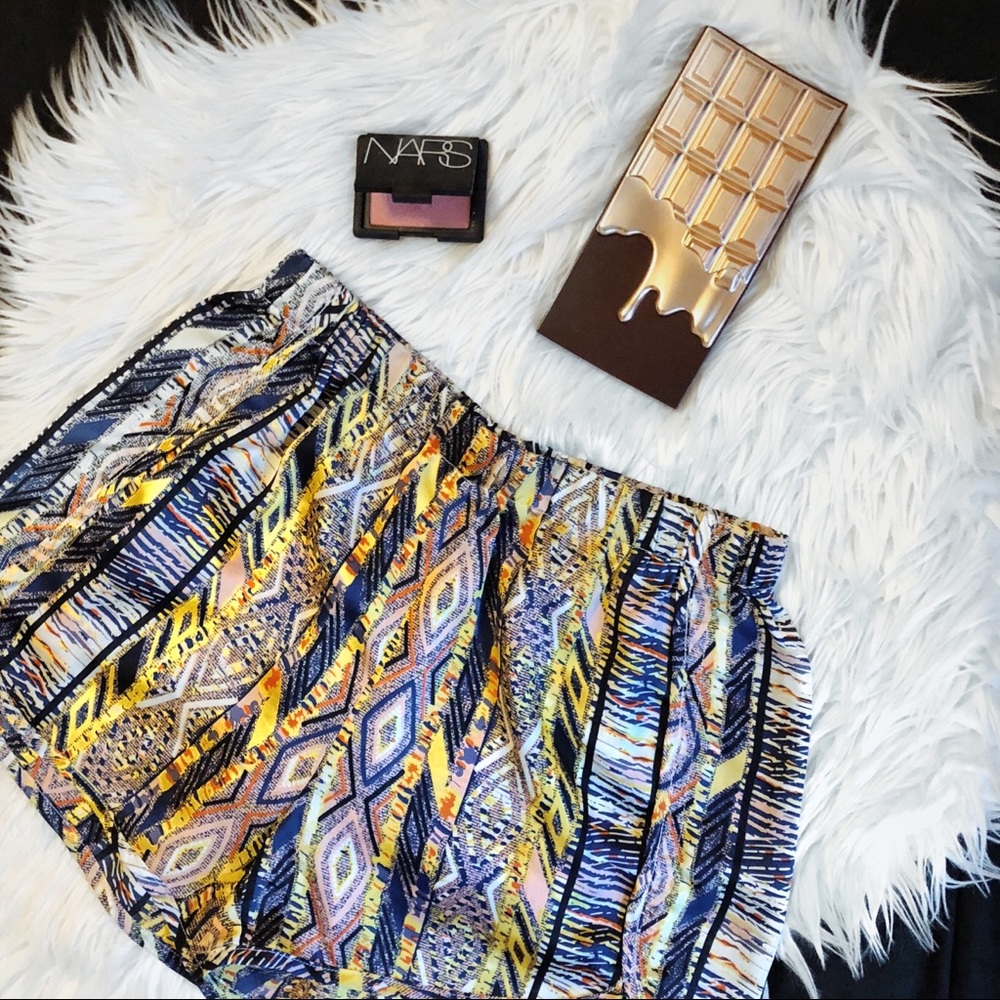 WOMEN'S BOHEMIAN SHORTS